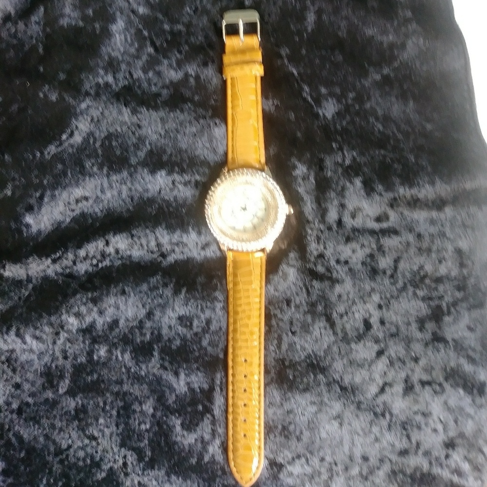 Quartz Fashion stud Watch